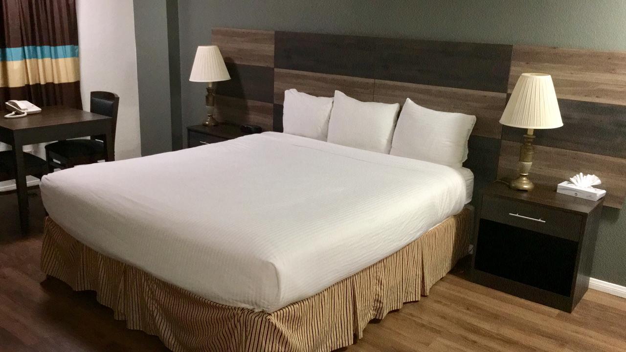 Cozy Inn คอสตาเมซา ภายนอก รูปภาพ