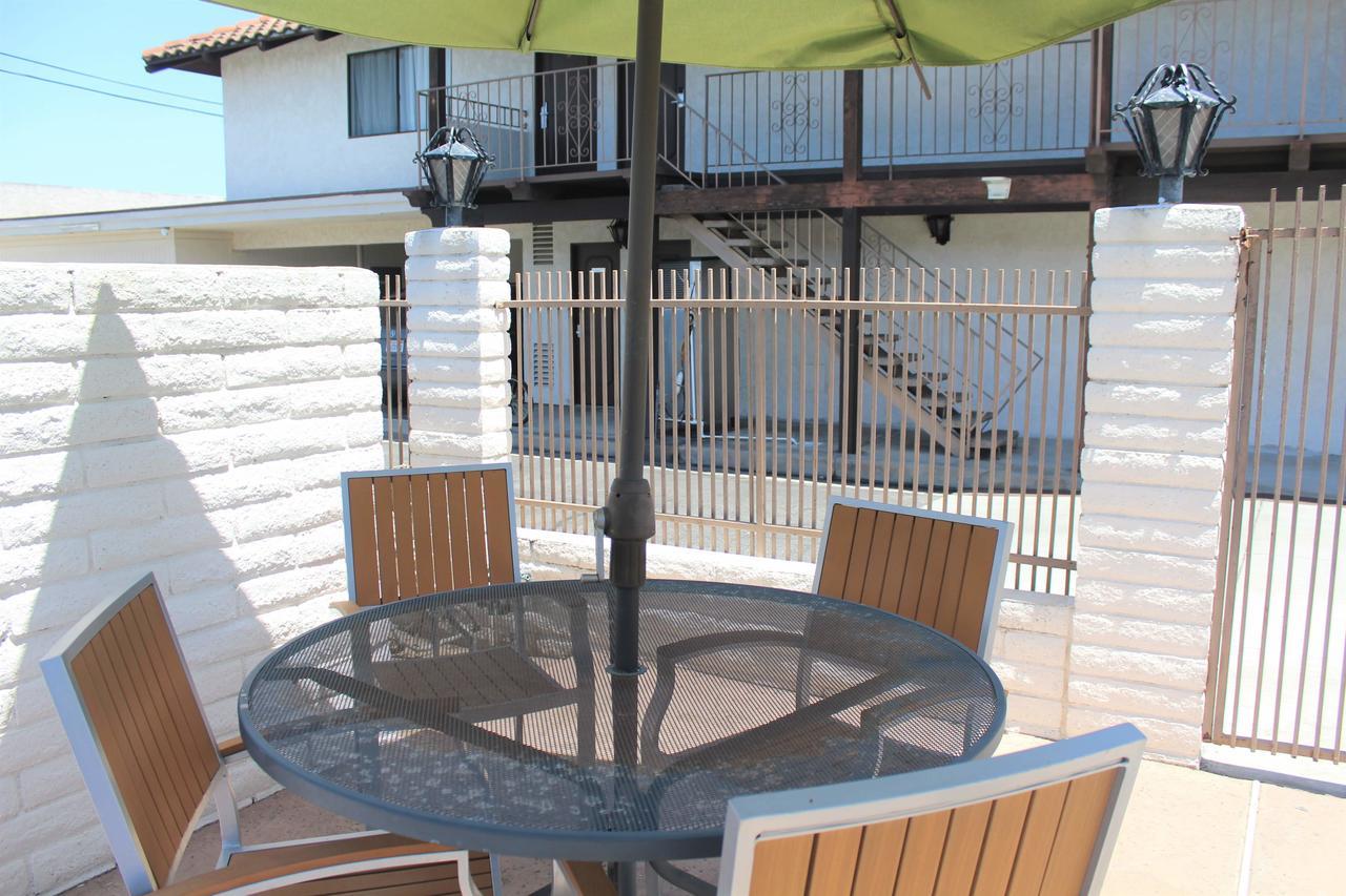 Cozy Inn คอสตาเมซา ภายนอก รูปภาพ