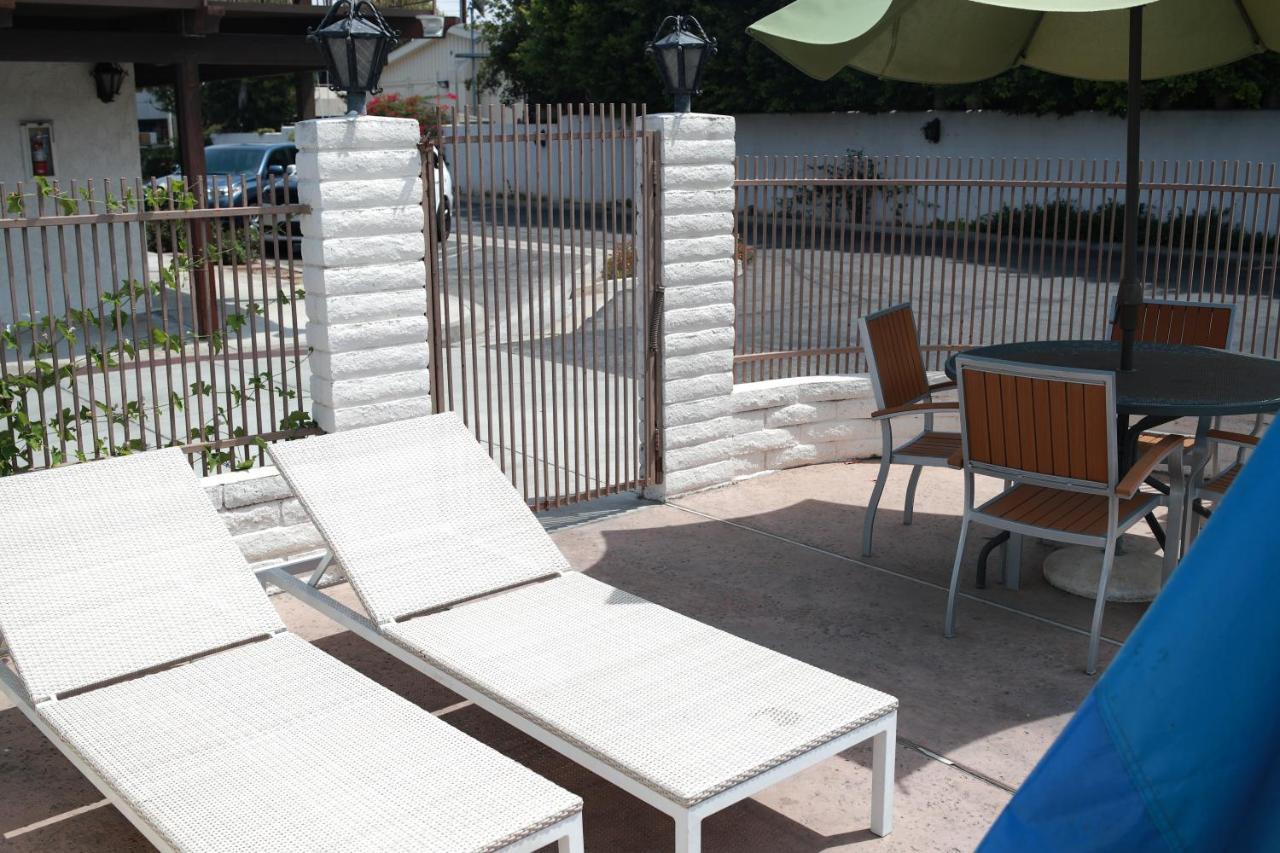 Cozy Inn คอสตาเมซา ภายนอก รูปภาพ
